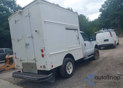 2015 Ford F-250 Xl/Xlt z USA, uszkodzony, nr VIN 1FDBF2B60FED21659